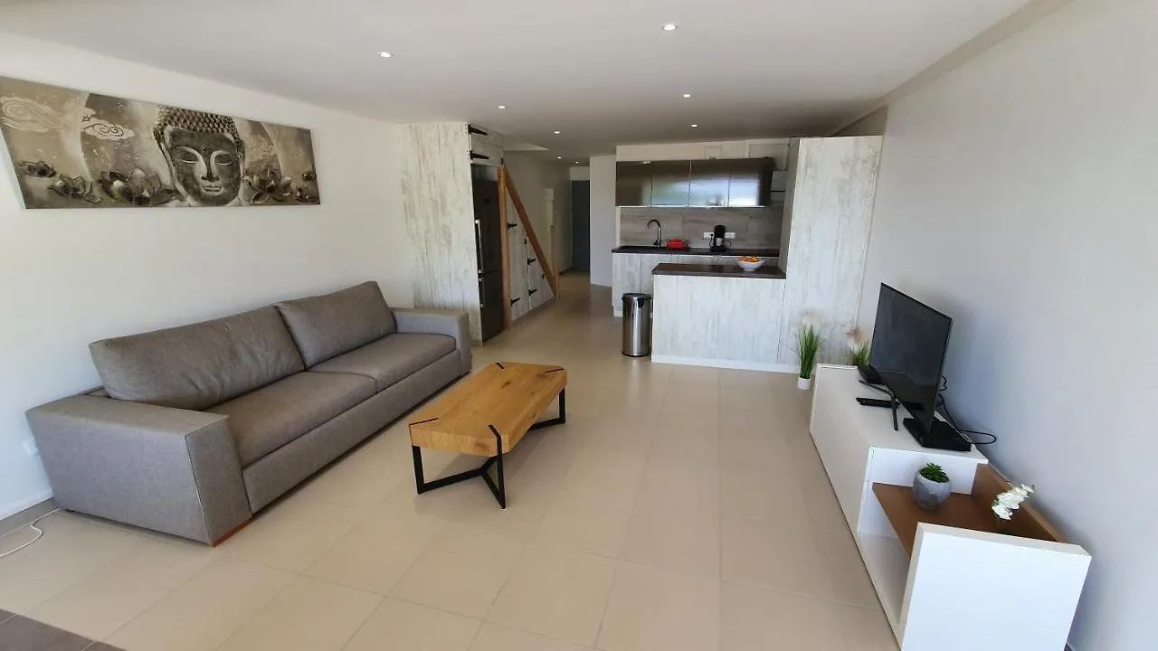 Pinel Superbe Appartement En Residence Vue Mer Cul de Sac Apartment